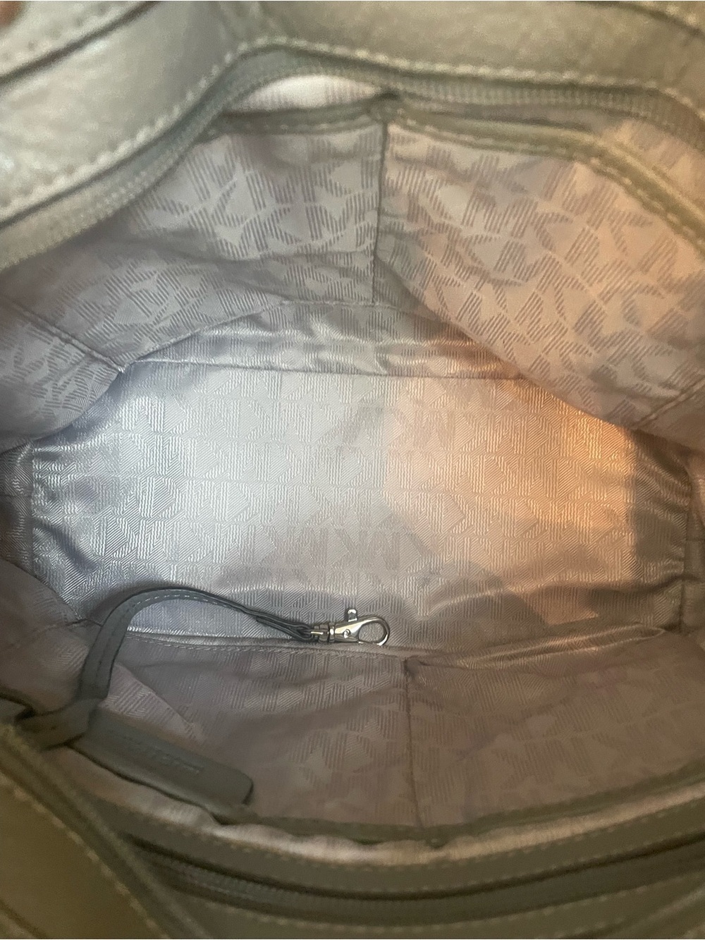 Michael Kors Bedford Pearl Grey Pebbled Leather Tote Bag EUC - Picture 8 of 9